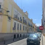 La Casita De La Puerta De Carmona